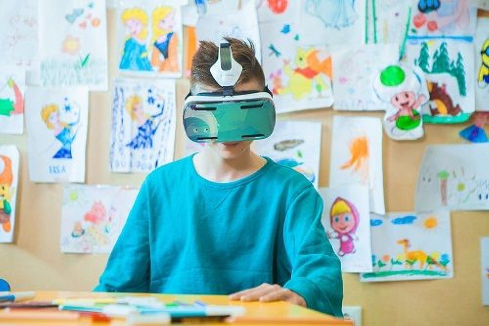 La realidad virtual llega al mundo educativo con Samsung 2