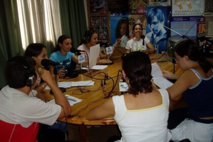 Radio Escolar Y Aprendizaje Informal