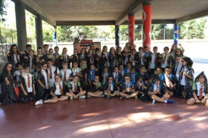 Estudiantes Del Colegio Esclavas Del Sagrado Corazón De Jesús