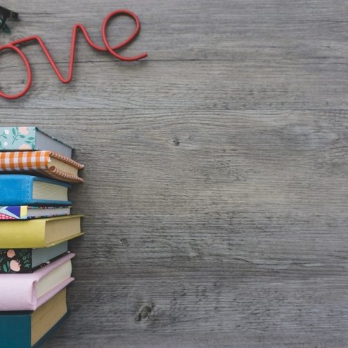 Disfruta de los primeros amores con estas novelas románticas para adolescentes