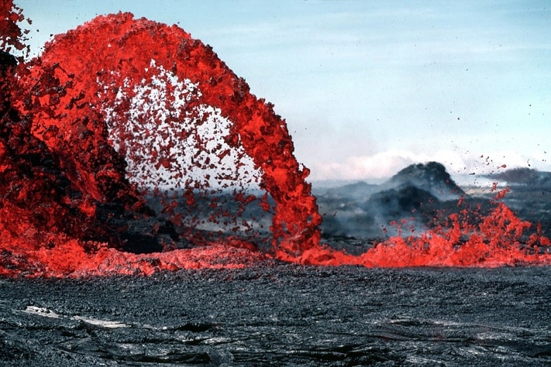 Cómo crear un volcán casero para explicar su funcionamiento