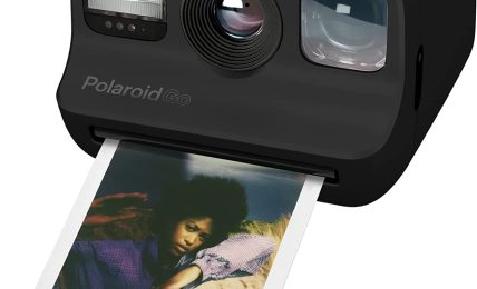 polaroid go black