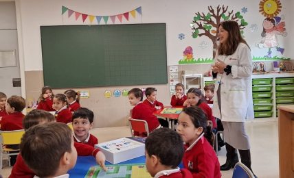 Alumnado de los colegios del Grupo Educare aprenden robótica sin pantallas con el apoyo de Edelvives